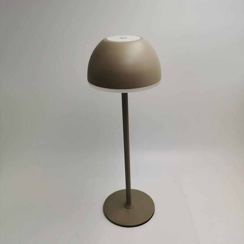 Rechargable table lamp